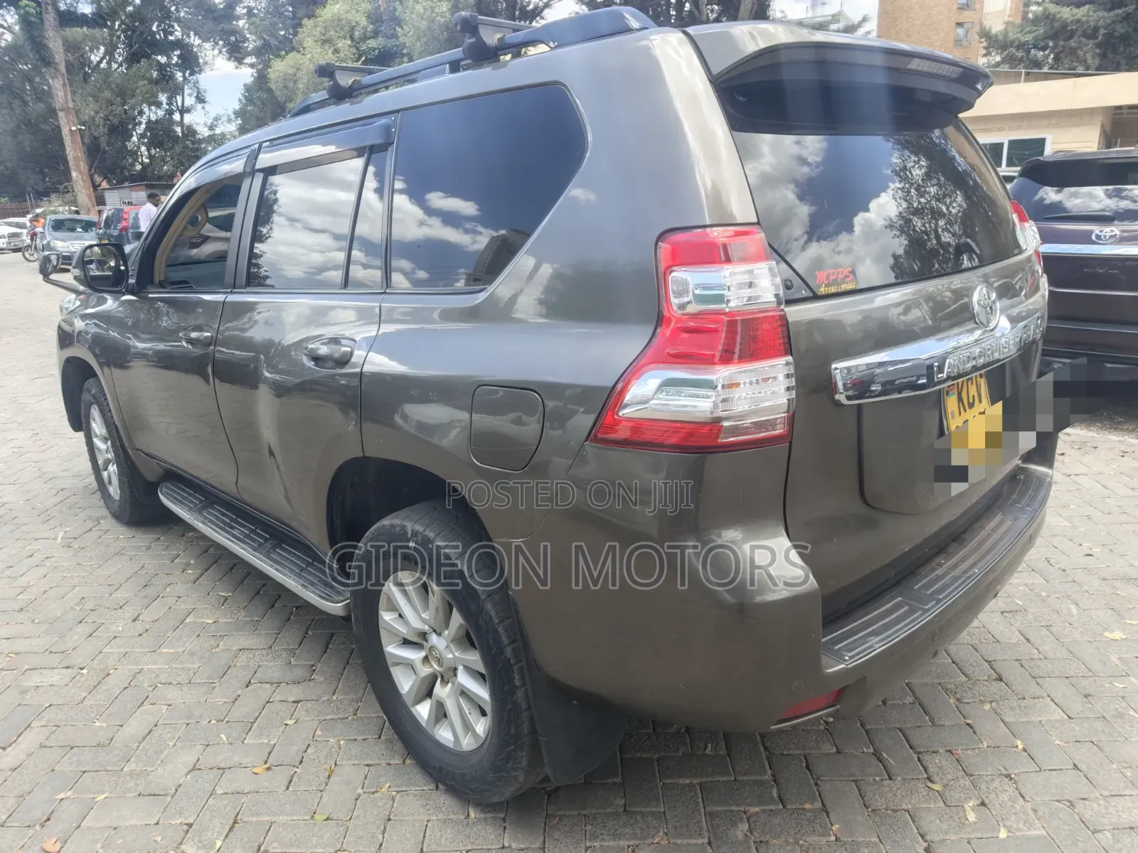 Toyota Land Cruiser 2014 Gray