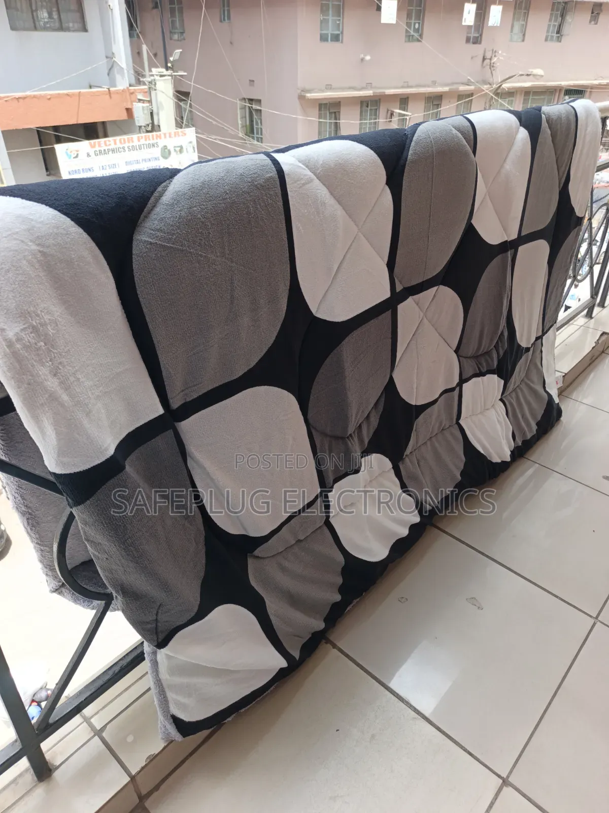 6×6 Woolen Duvet – Warm & Cozy Bedding