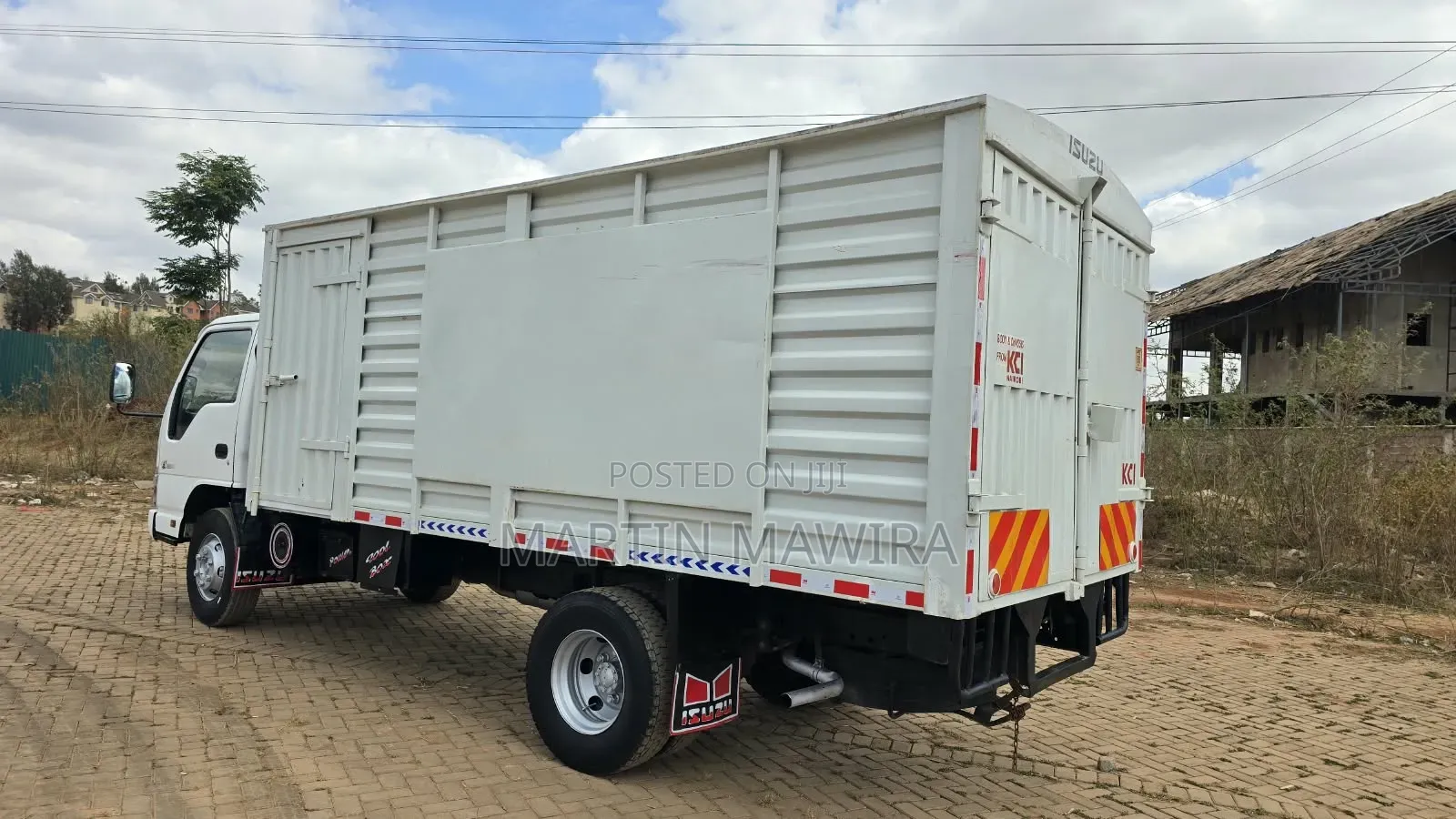 Isuzu NPR 2017