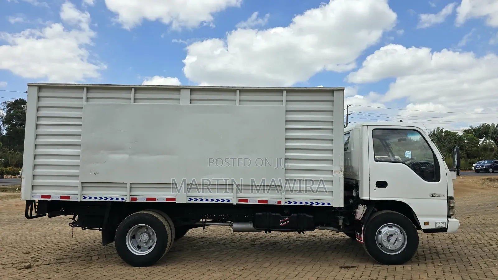 Isuzu NPR 2017