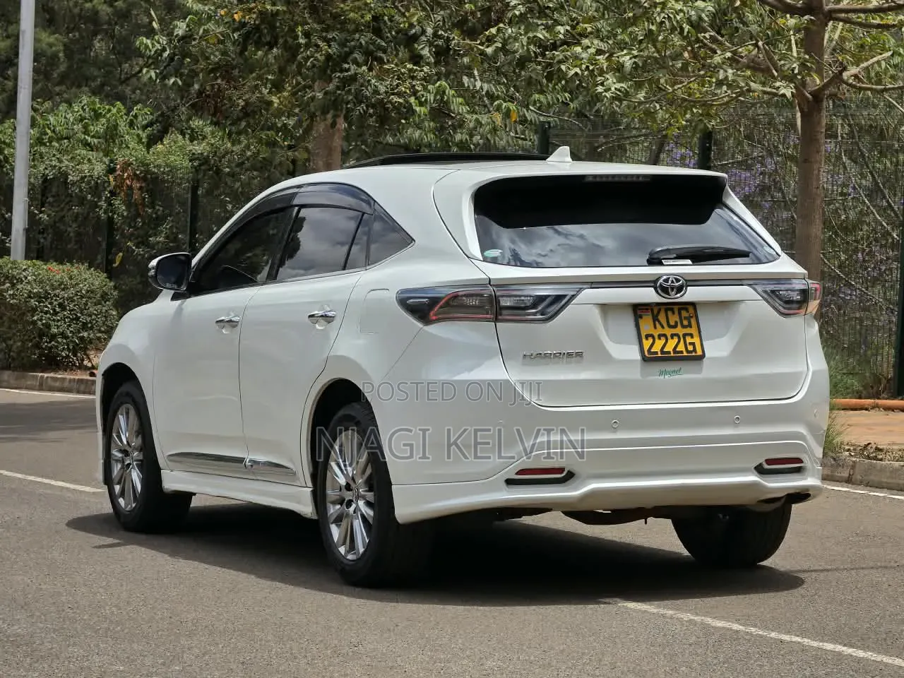 Toyota Harrier 2.0 2014 White