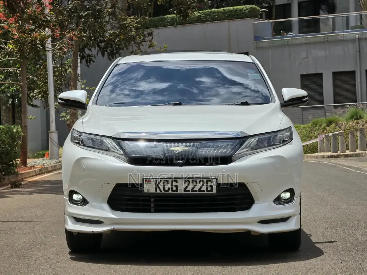 Toyota Harrier 2.0 2014 White