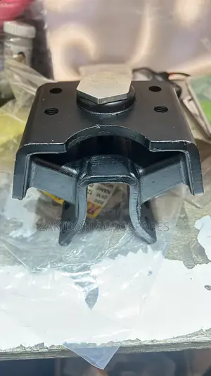 Hilux Vigo Rear Engine Mounting