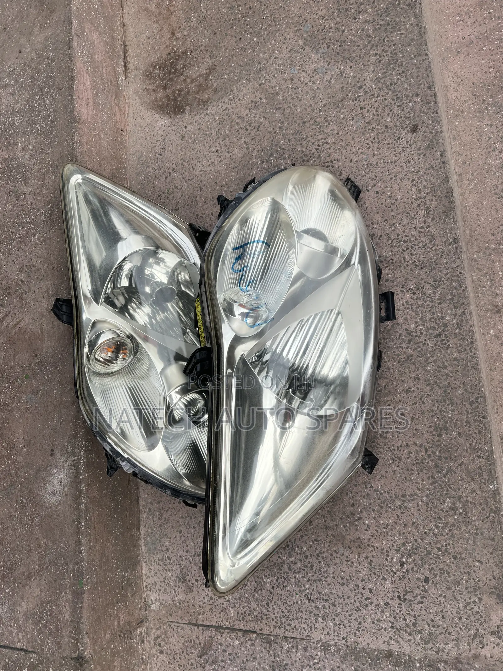 Toyota Auris Headlight Zenon