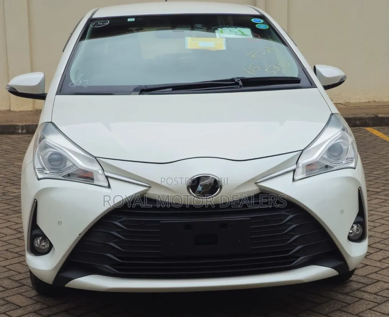 Toyota Vitz 1.3 FWD 5dr 2019 White
