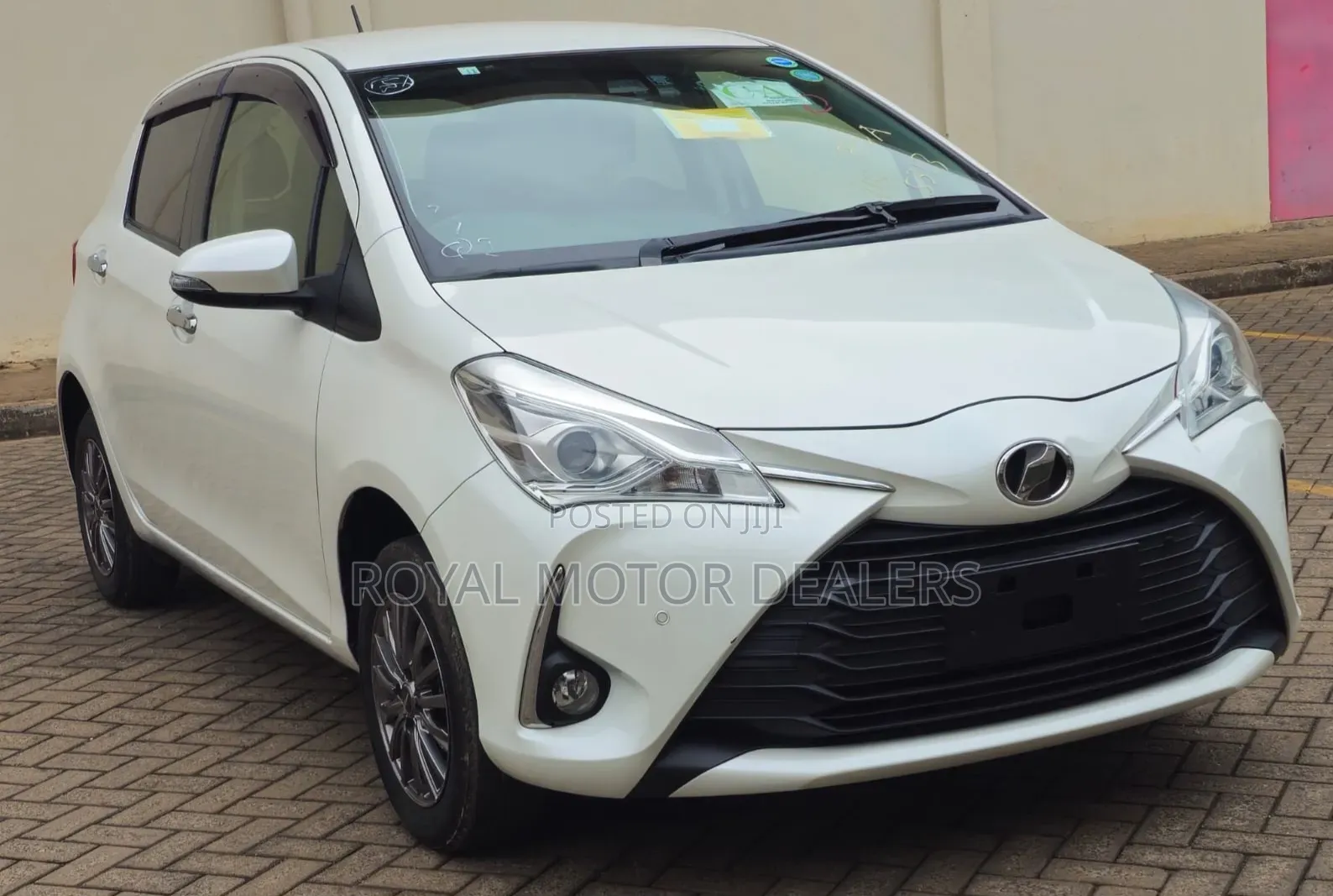 Toyota Vitz 1.3 FWD 5dr 2019 White