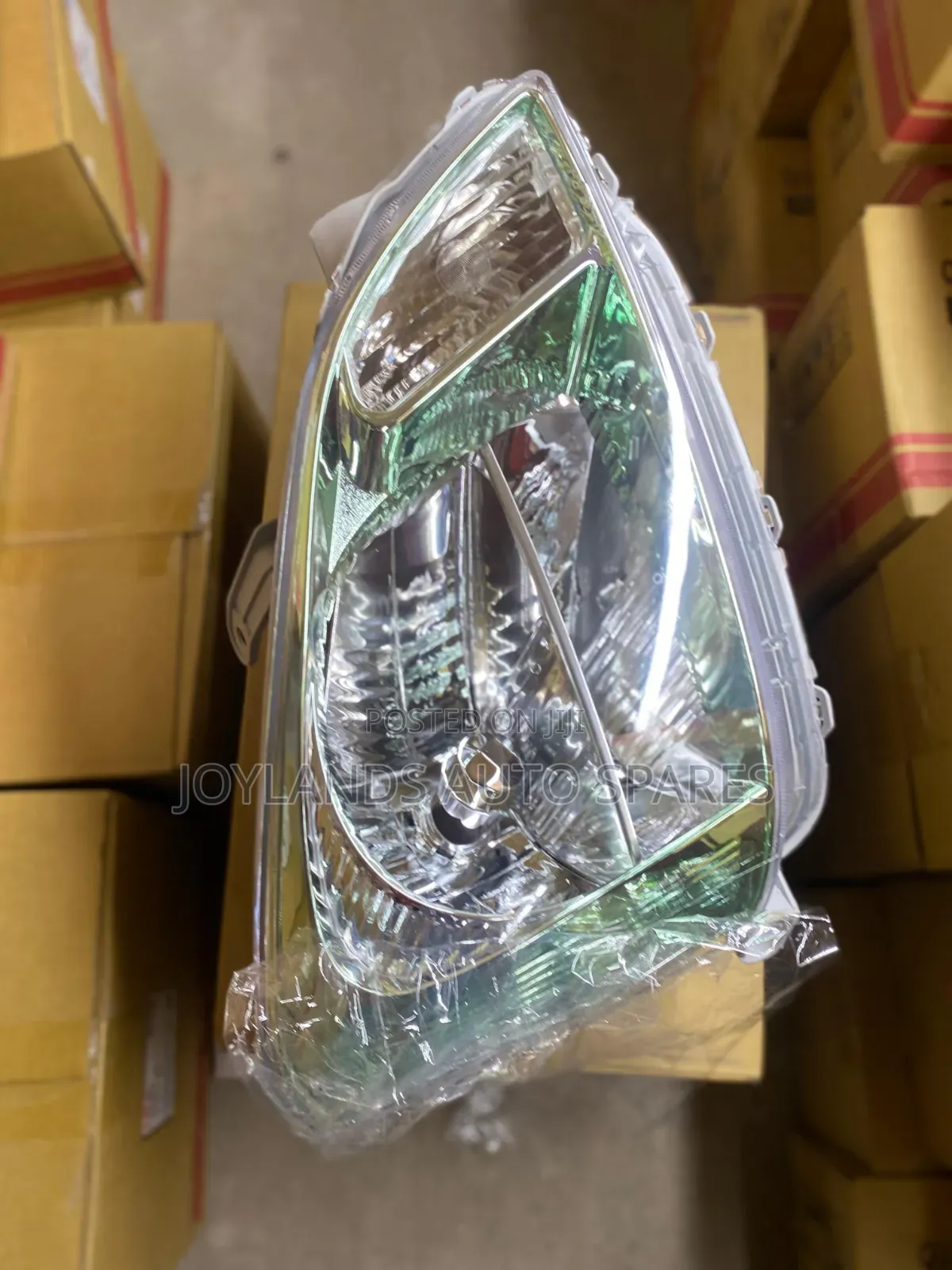 Allion 240 2005 Xenon Headlamp