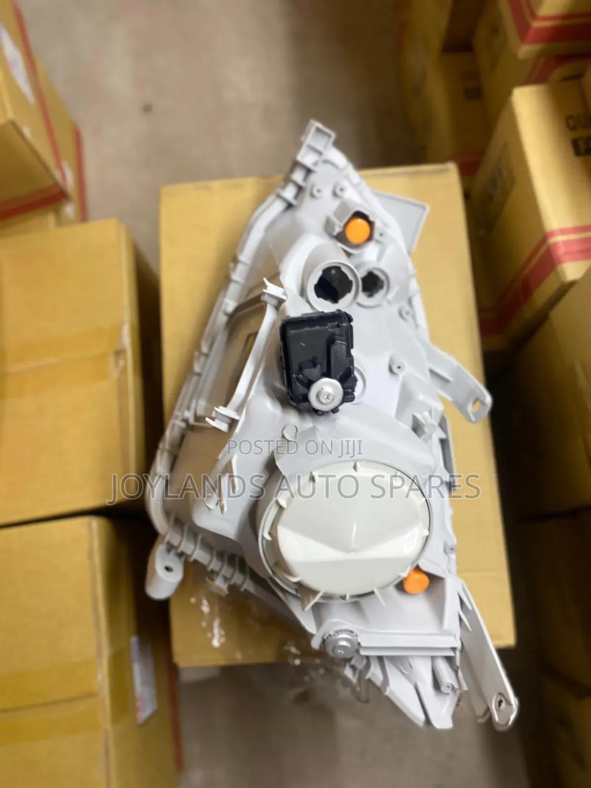 Allion 240 2005 Xenon Headlamp