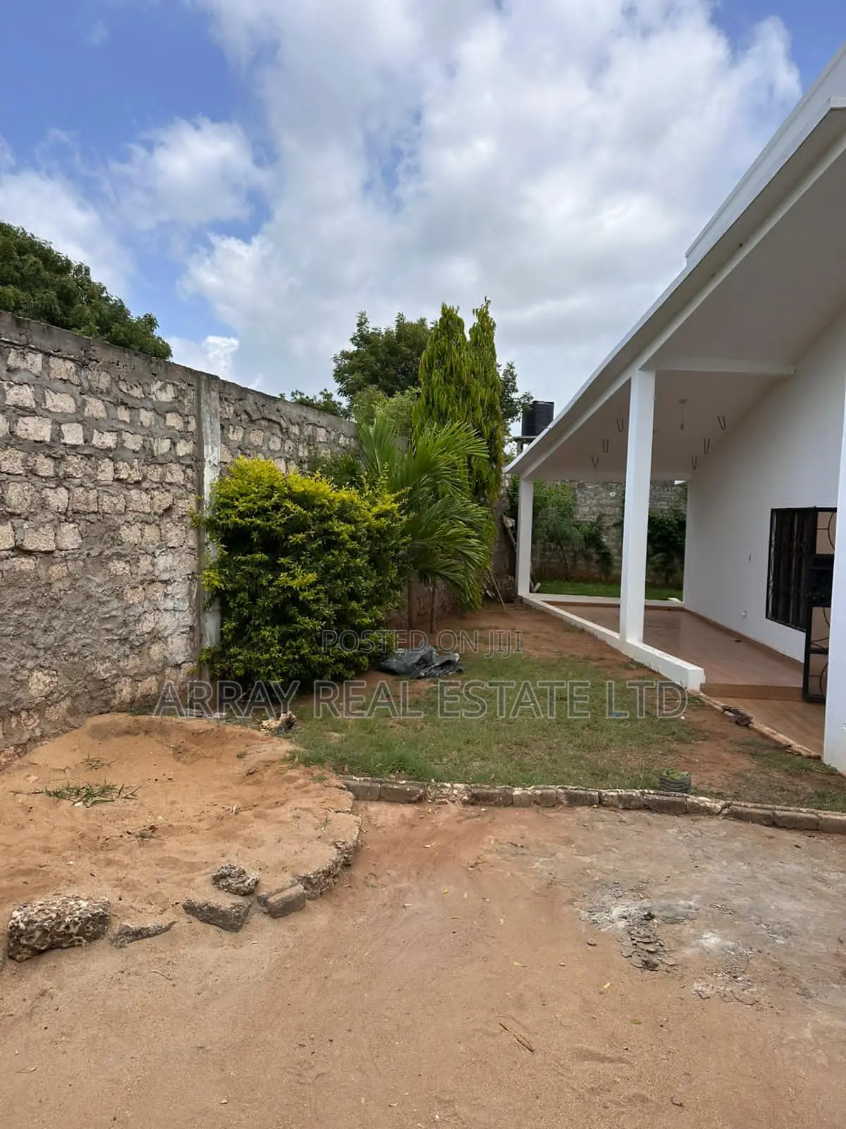 Furnished 2bdrm Maisonette in Ganda for sale
