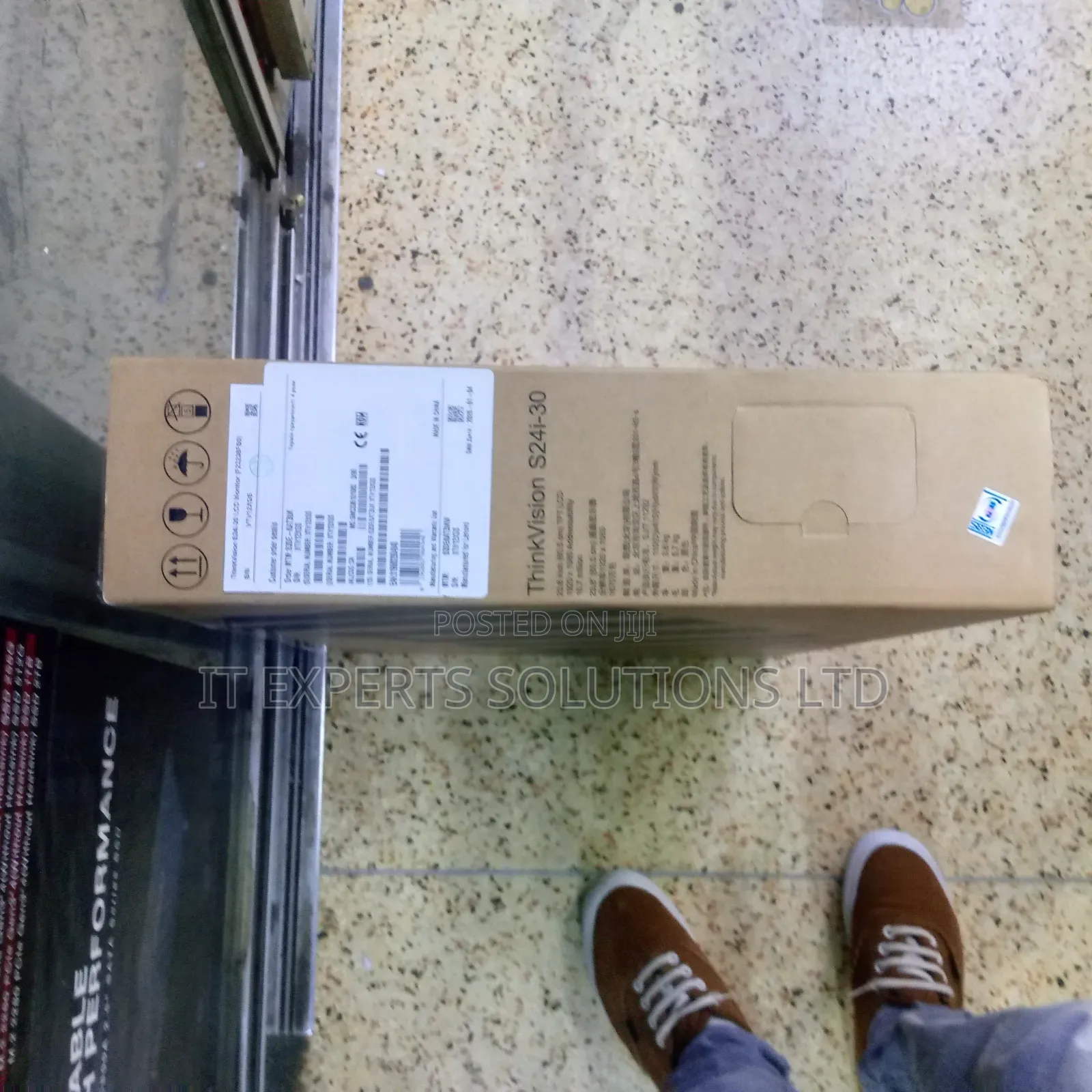 S24i-30 Lenovo ThinkVision S24i-30 Monitor, Raven Black Color