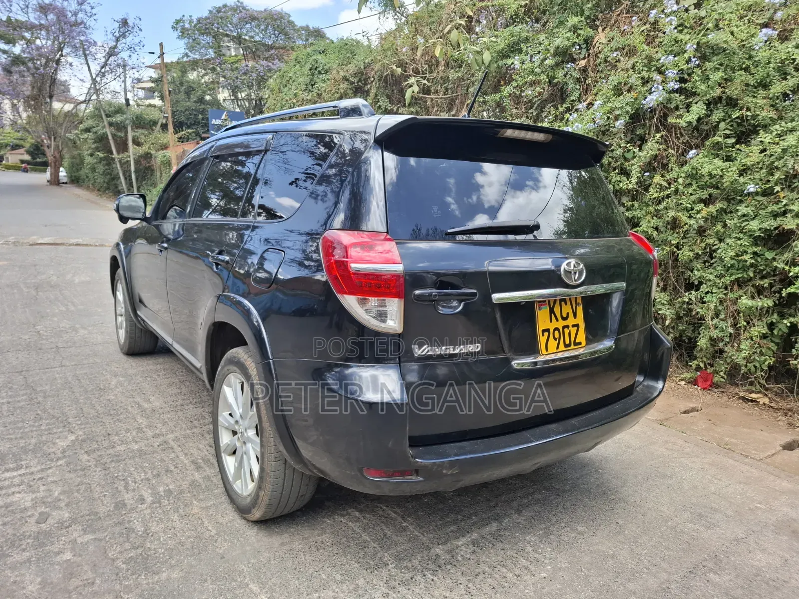 Toyota Vanguard 2012 Black