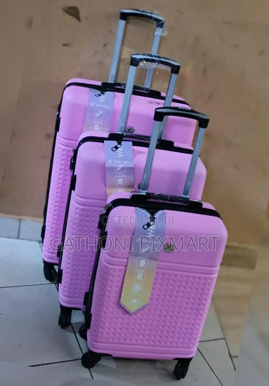 Size 4 Luxurious 3-in-1 Fibre Travel Suitcase Set