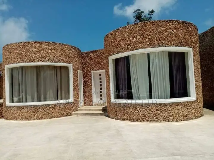 Kola Beach Resort