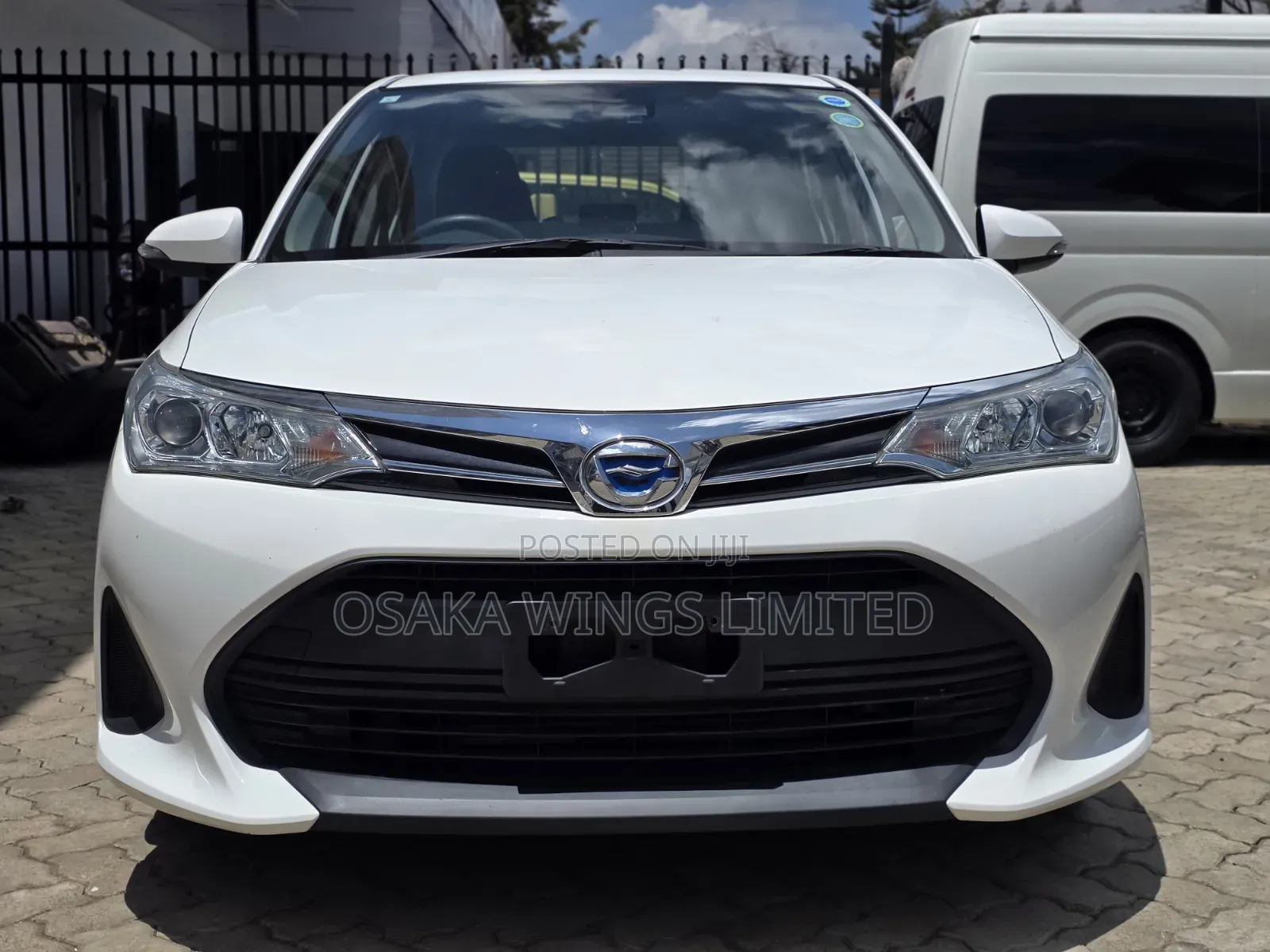 Toyota Axio 1.5 Hybrid 2WD 2019 White
