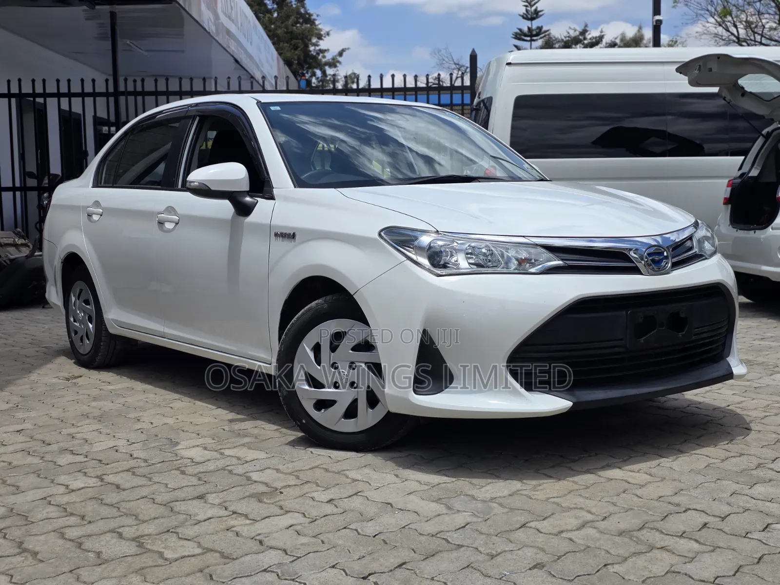 Toyota Axio 1.5 Hybrid 2WD 2019 White