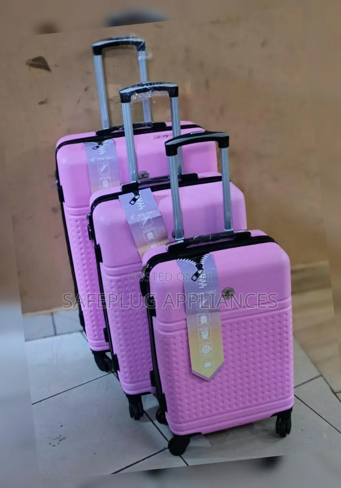 3-in-1 Luxurious Fibre Suitcase Set – Size 4
