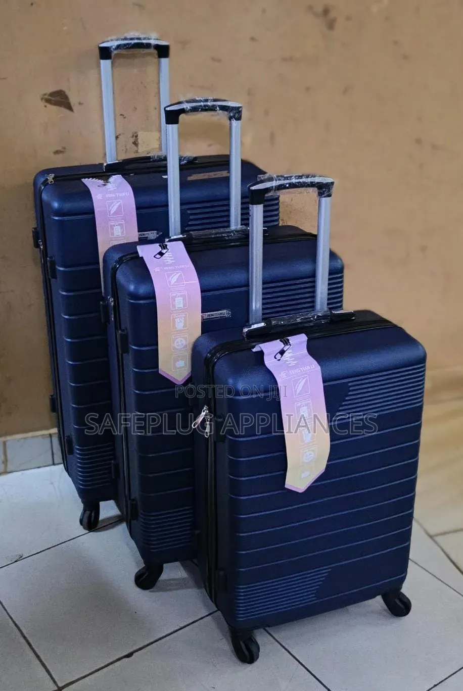 3-in-1 Luxurious Fibre Suitcase Set – Size 4