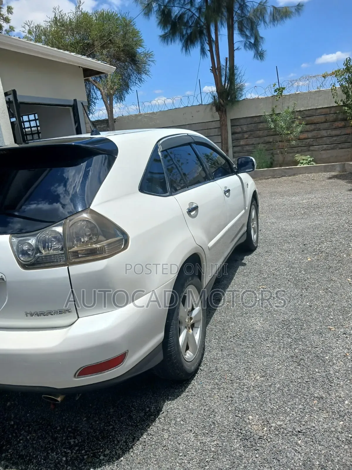 Toyota Harrier 2.4 2011 White