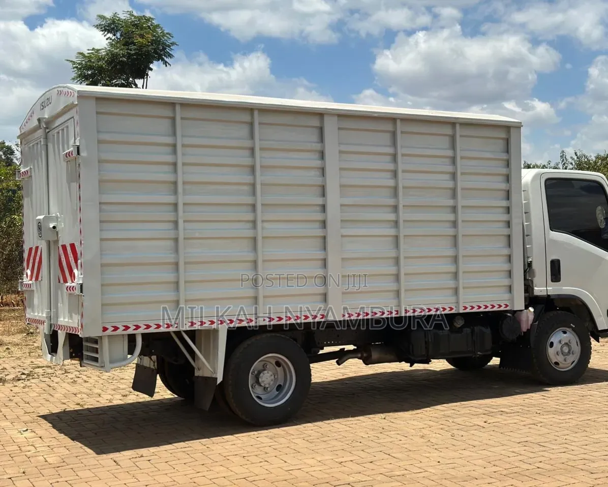 Isuzu NMR Local 2021 White