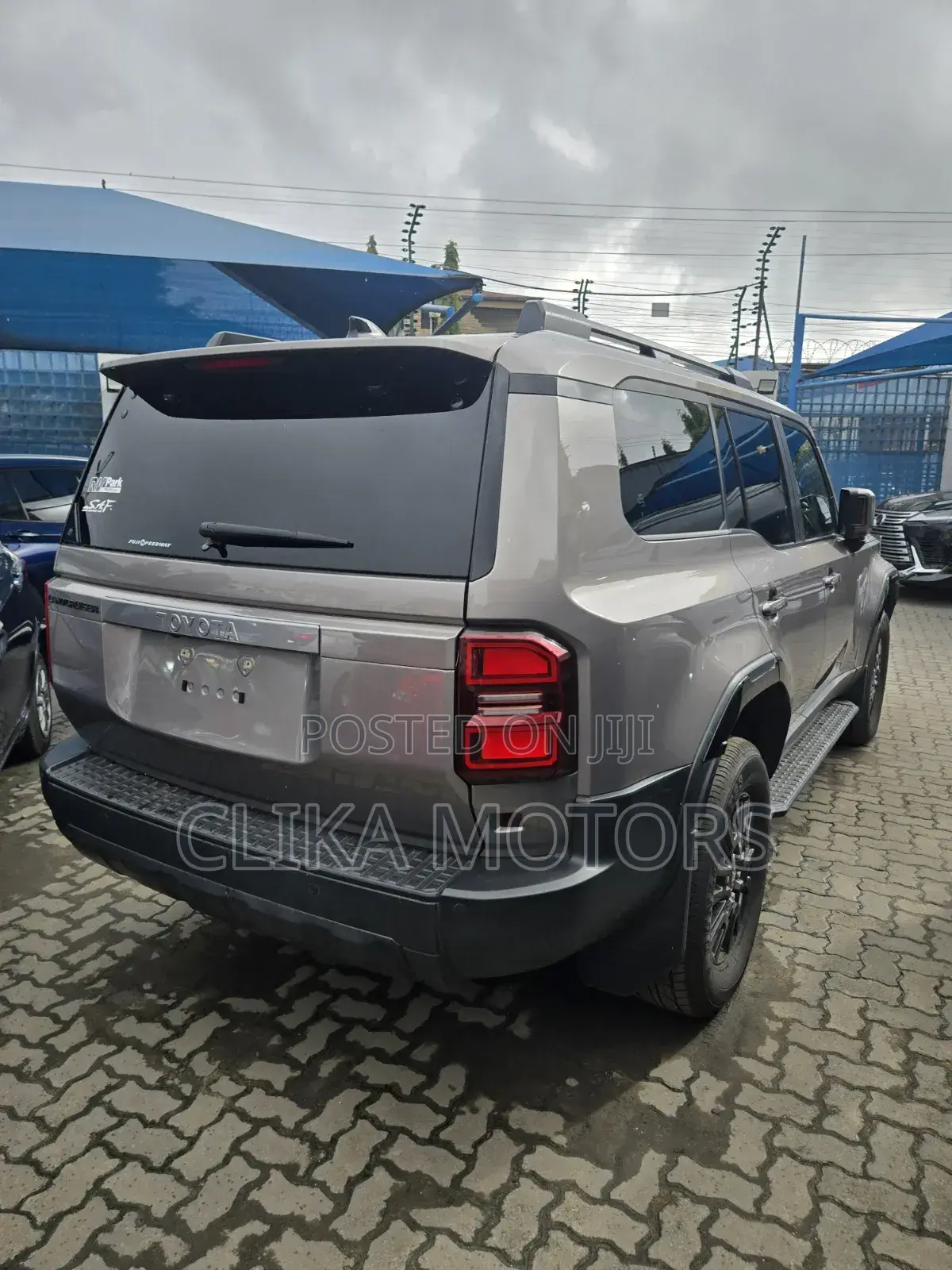 Toyota Land Cruiser Prado 2.7 2024 Silver