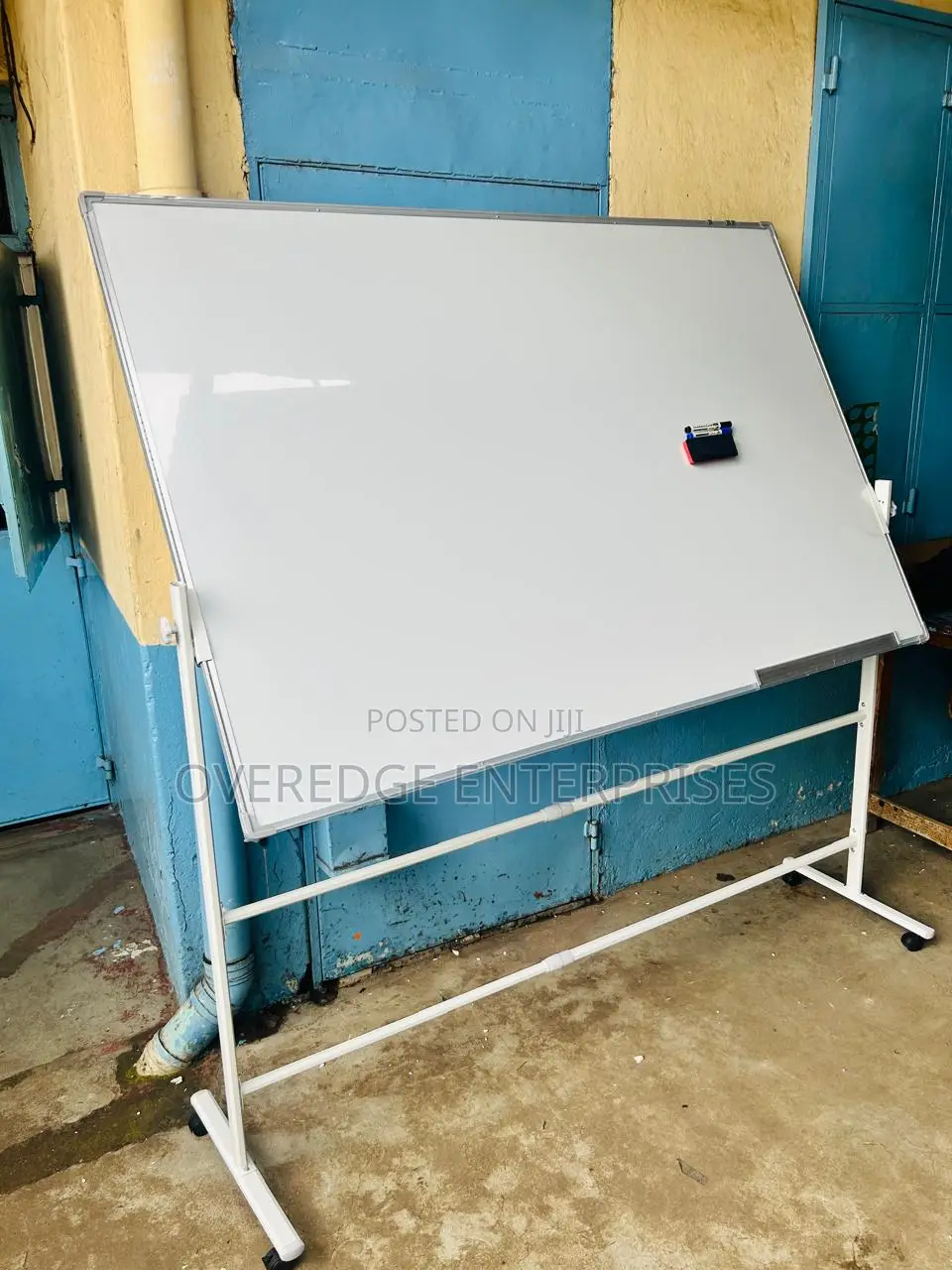Flippable White Board With Stand 6ft by 4ft