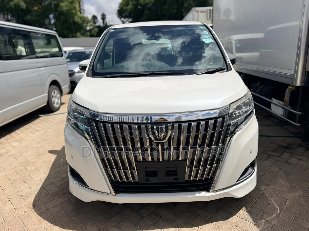 Toyota Esquire 2018 White