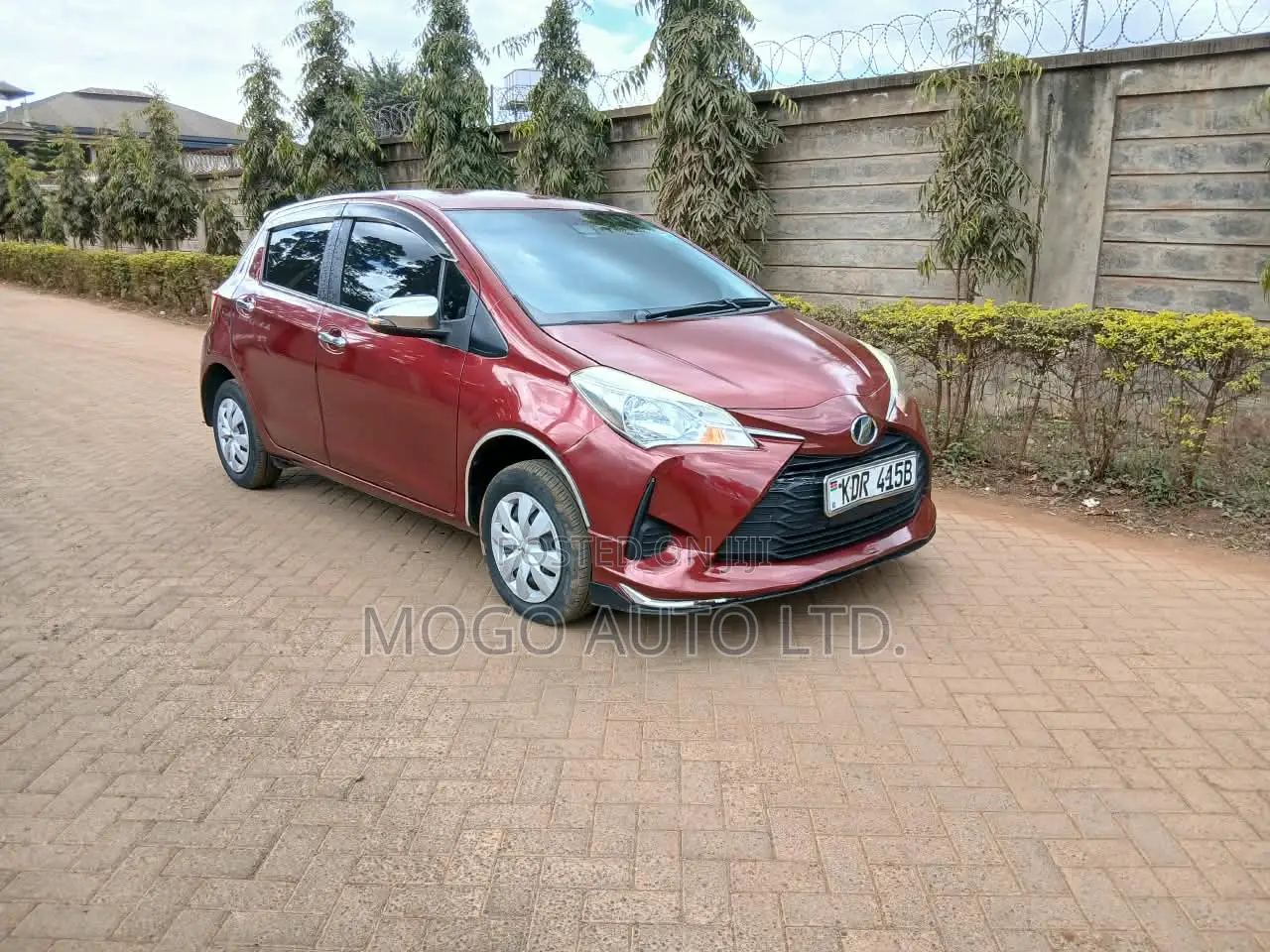 Toyota Vitz 2017 Red