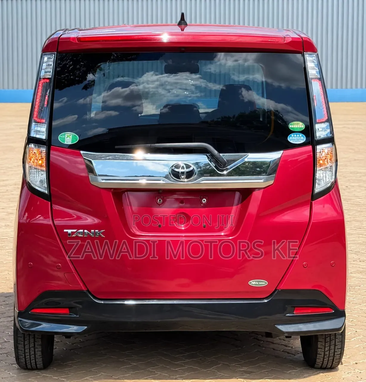 Toyota Tank 1.0 FWD 2019 Red