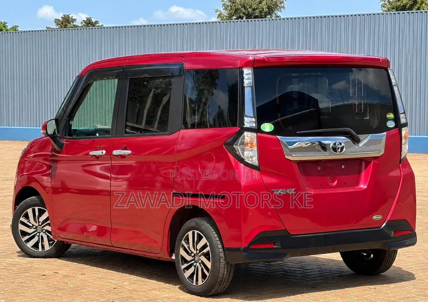 Toyota Tank 1.0 FWD 2019 Red
