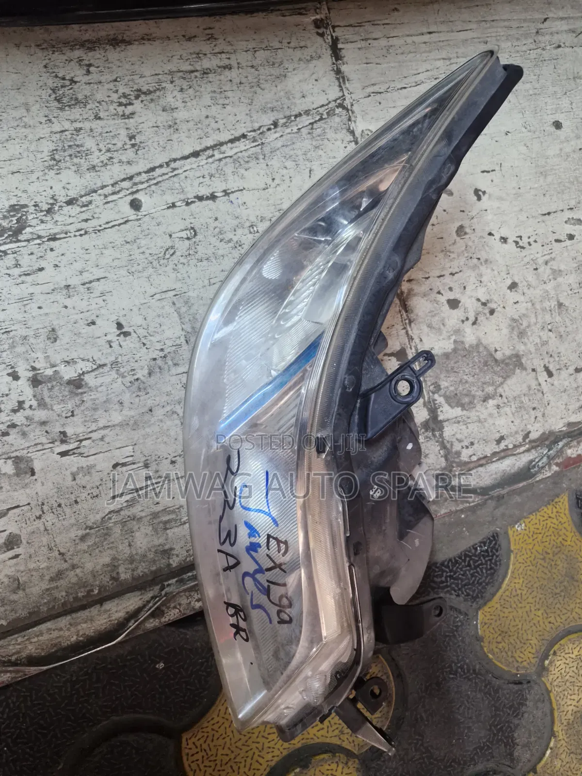Subaru Exiga Headlights