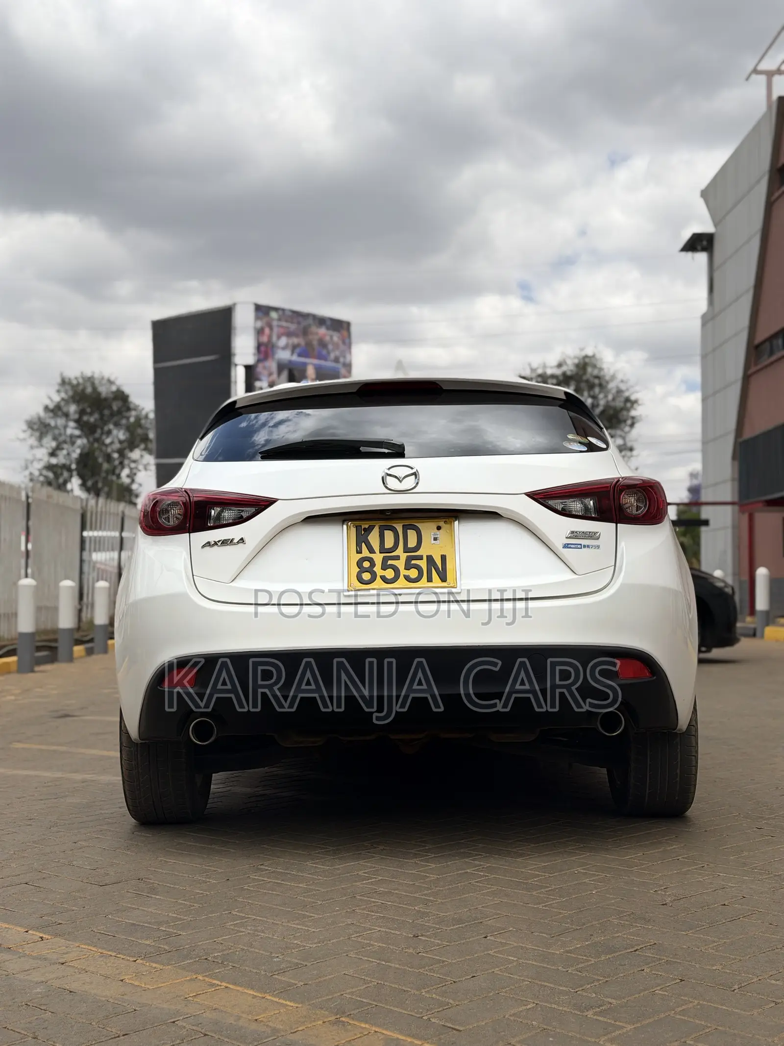Mazda Axela SV Premium 2014 White