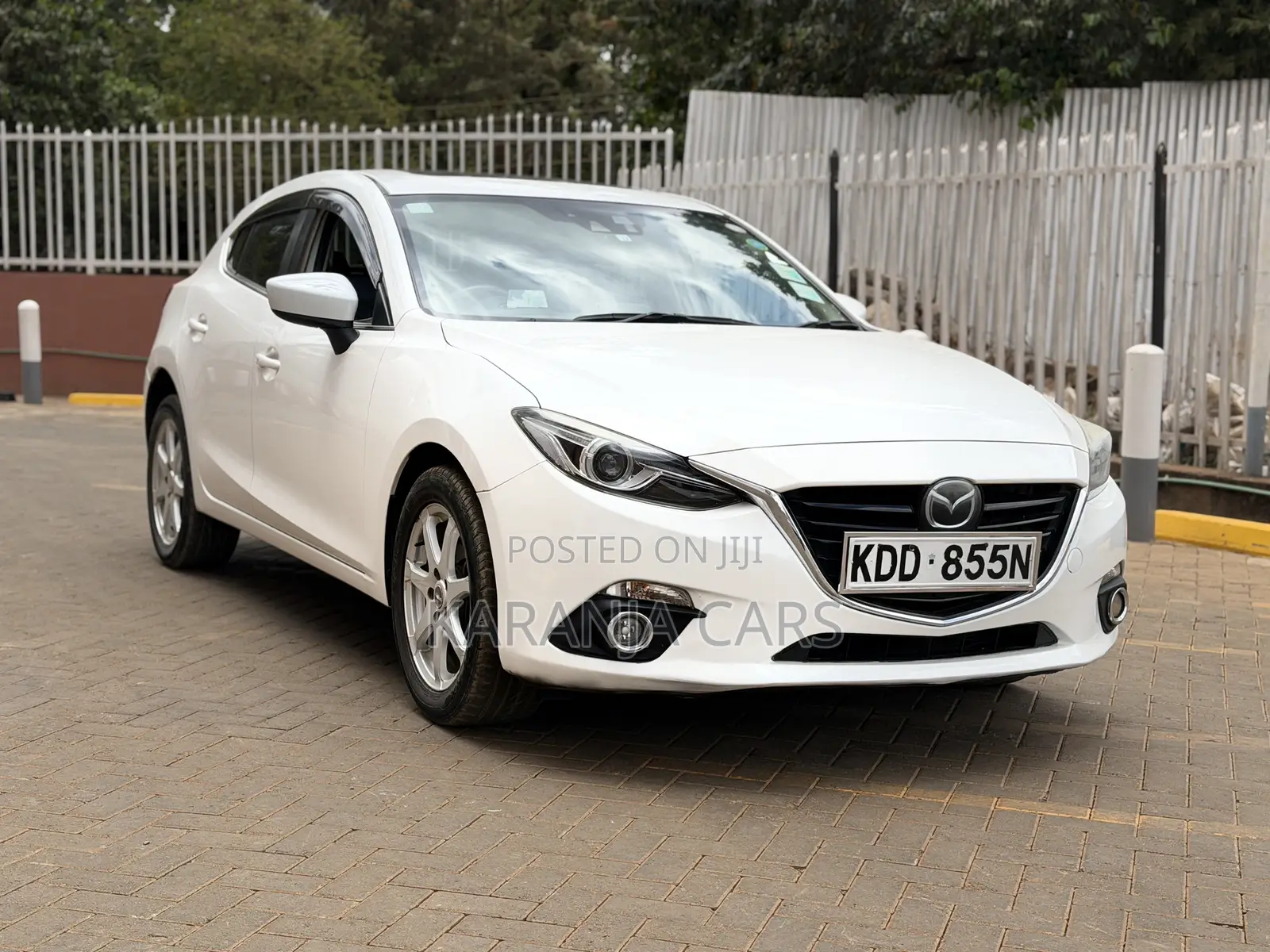 Mazda Axela SV Premium 2014 White