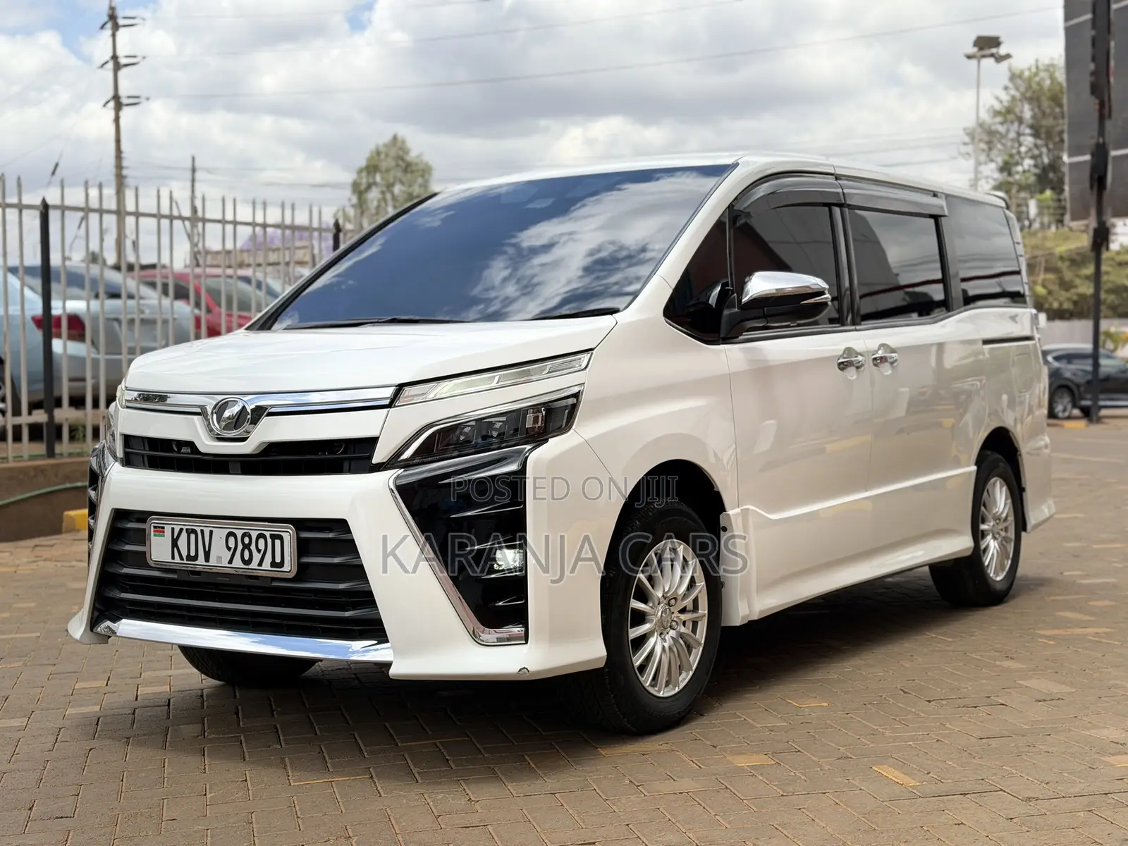 Toyota Voxy 2018 White