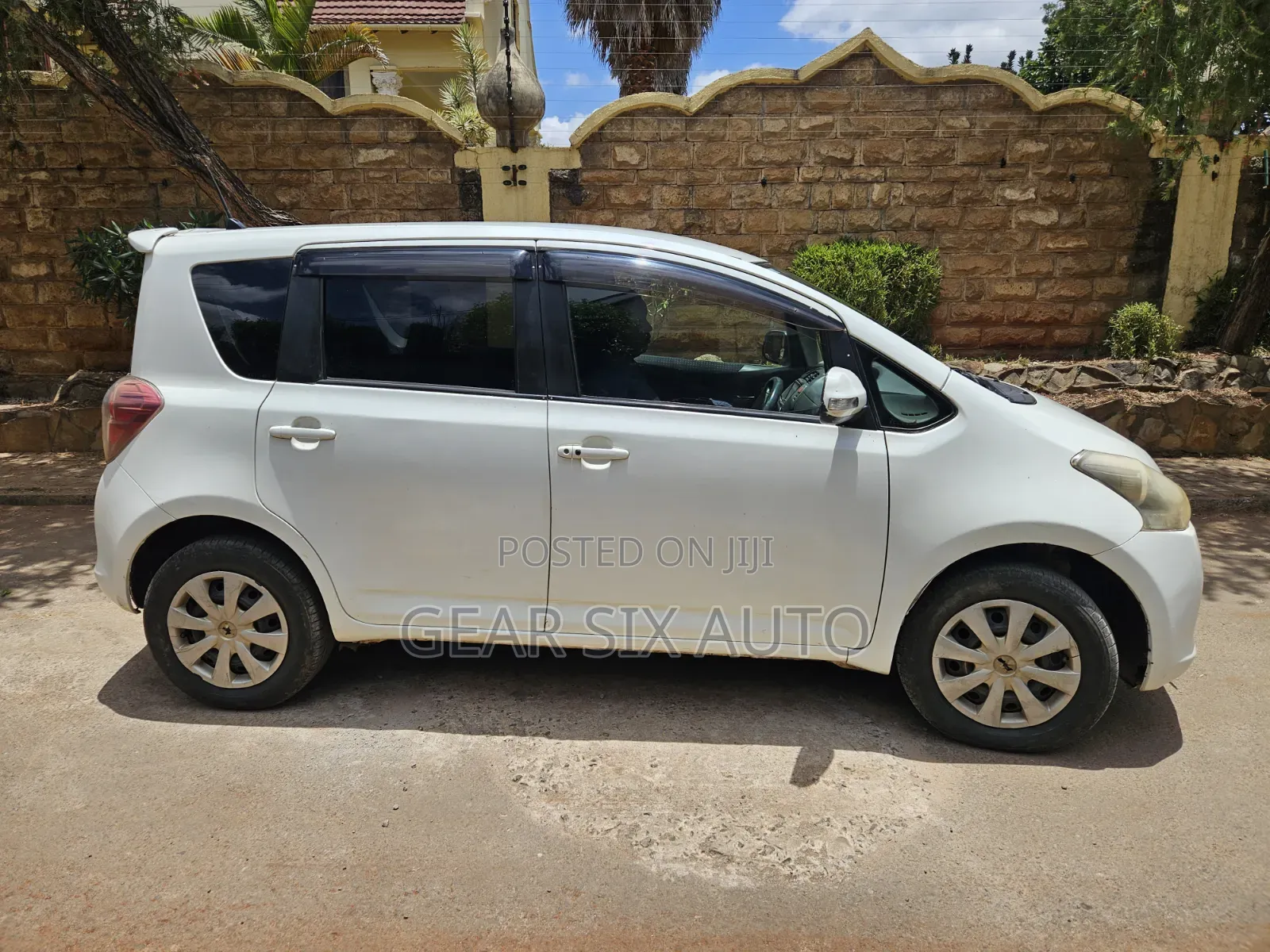 Toyota Ractis 1.5 FWD 2009 White