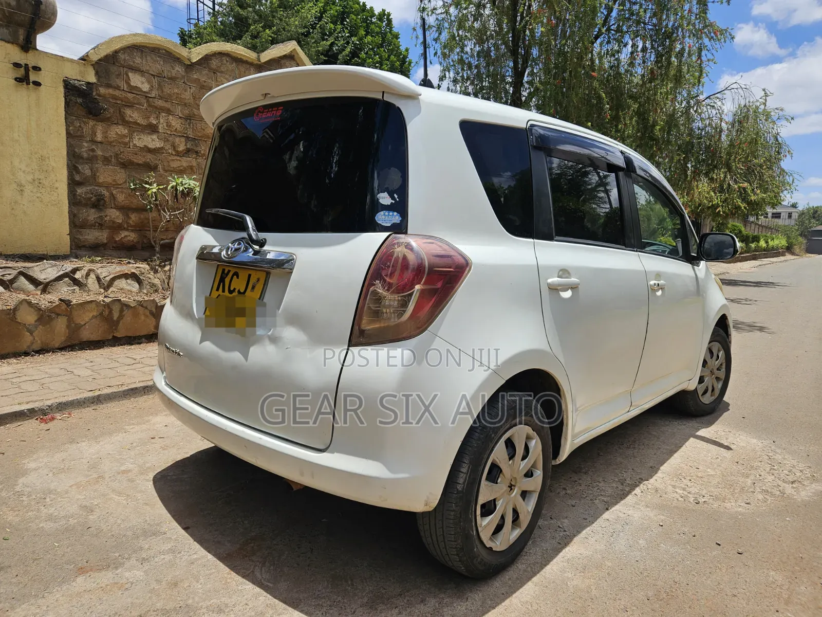 Toyota Ractis 1.5 FWD 2009 White