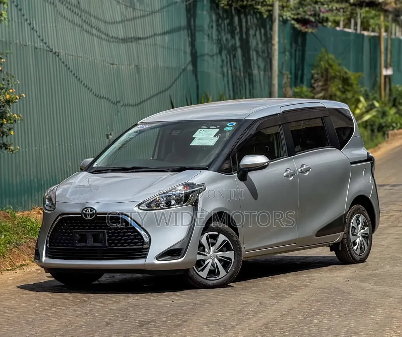 Toyota Sienta 1.5 AWD (6-seater) 2019 Silver