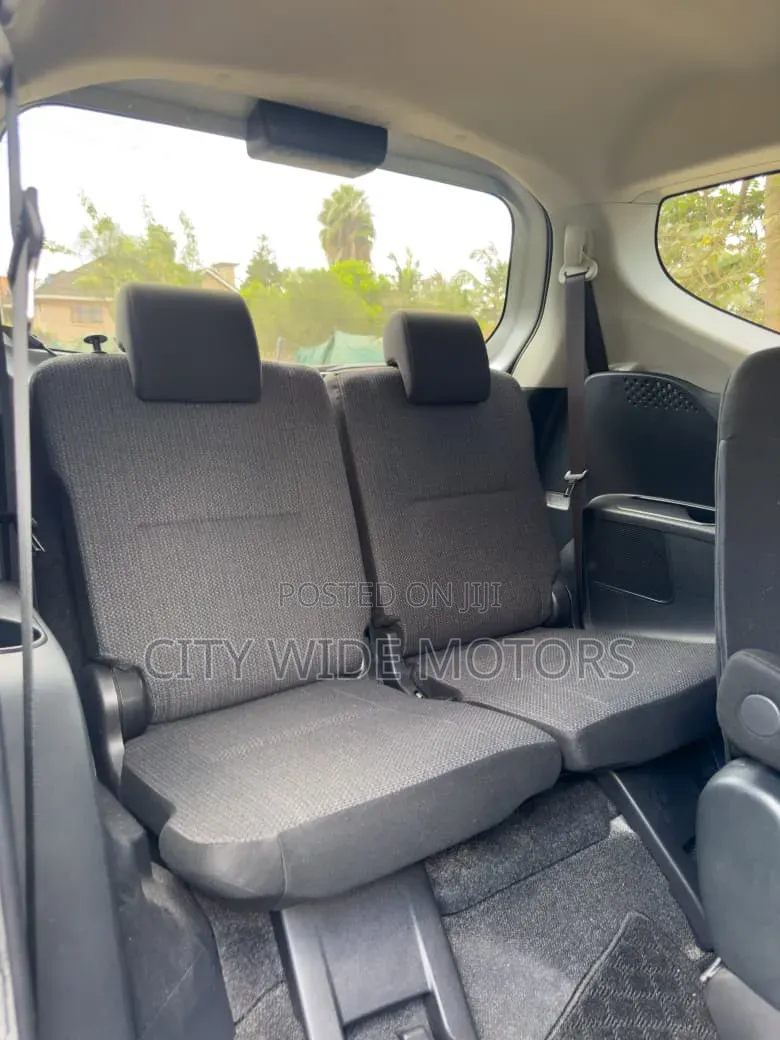 Toyota Sienta 1.5 AWD (6-seater) 2019 Silver