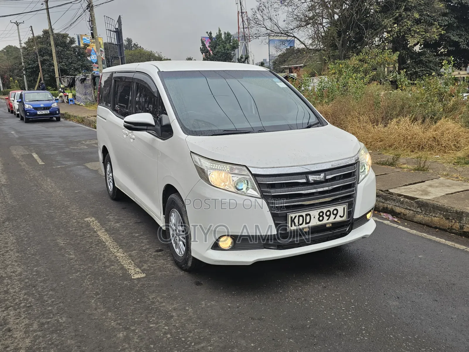 Toyota Noah 2014 White
