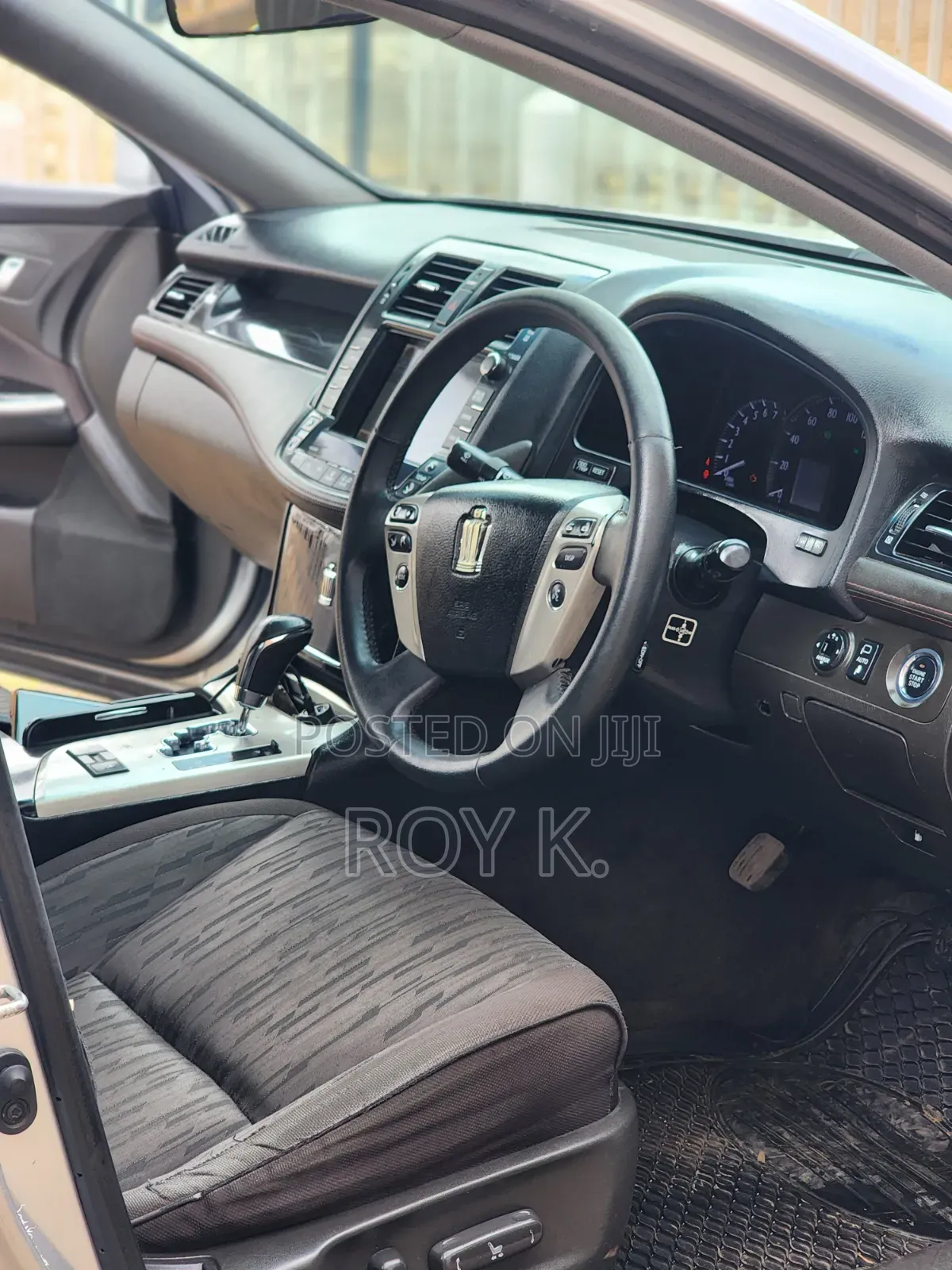 Toyota Crown 2011 Silver