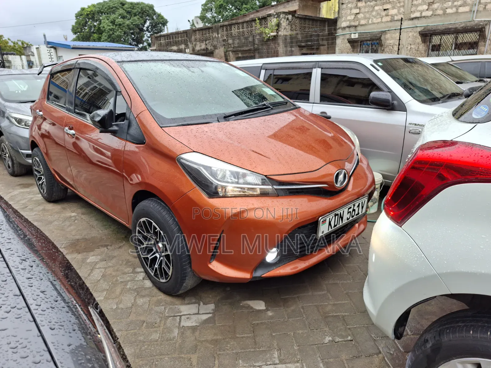 Toyota Vitz 1.3 FWD 3dr 2017 Orange