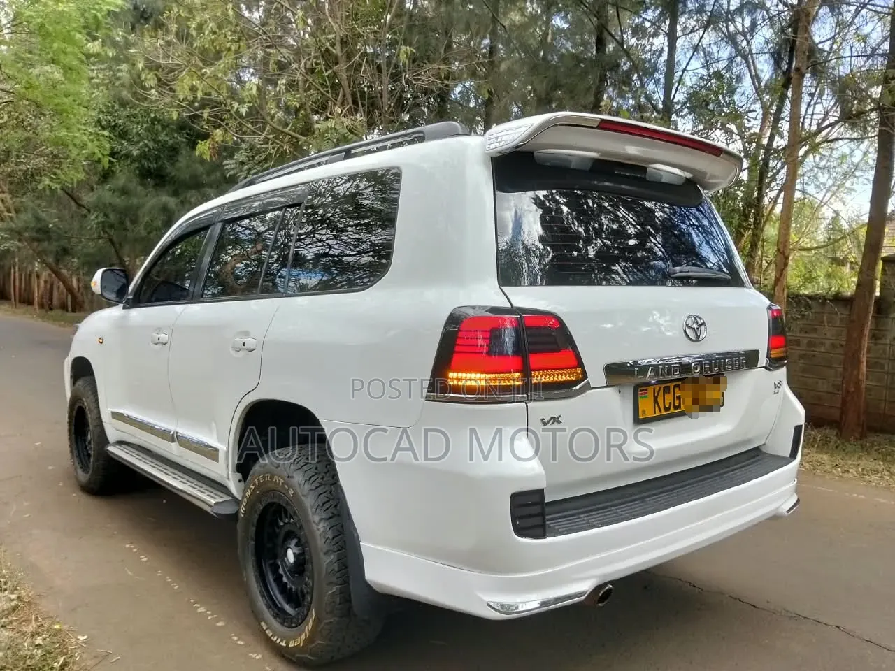 Toyota Land Cruiser 2008 White