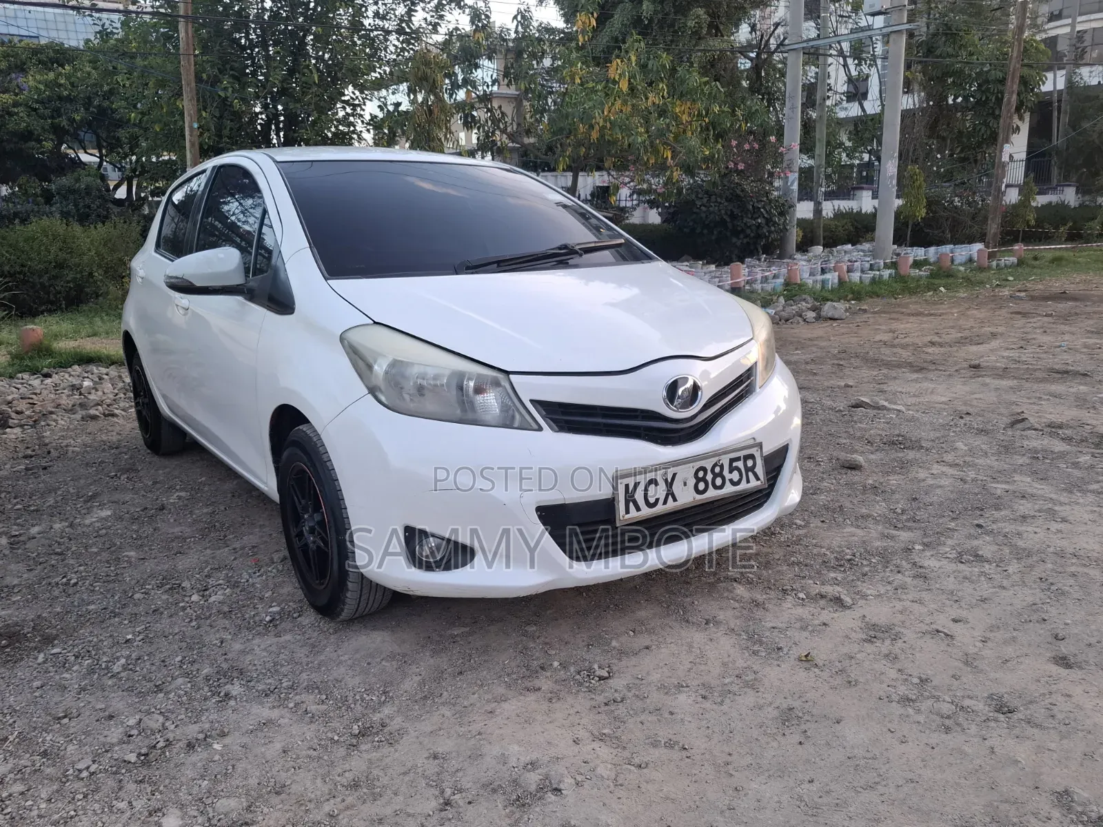 Toyota Vitz 1.3 FWD 3dr 2012 White