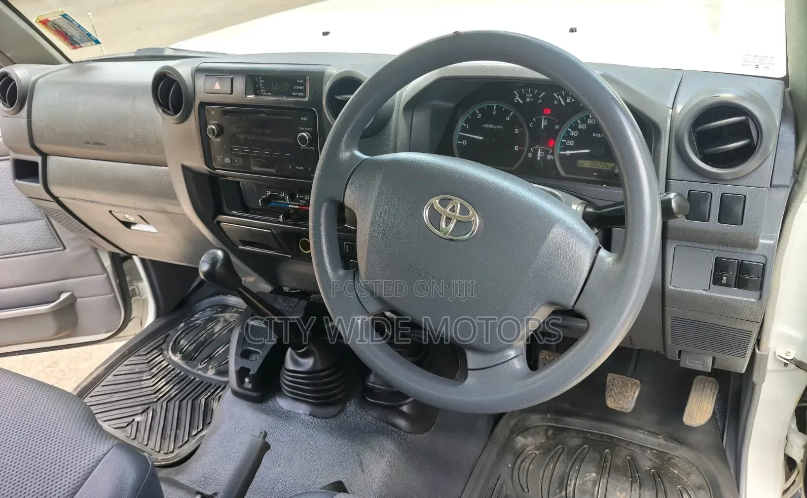 Toyota Land Cruiser 2022 White