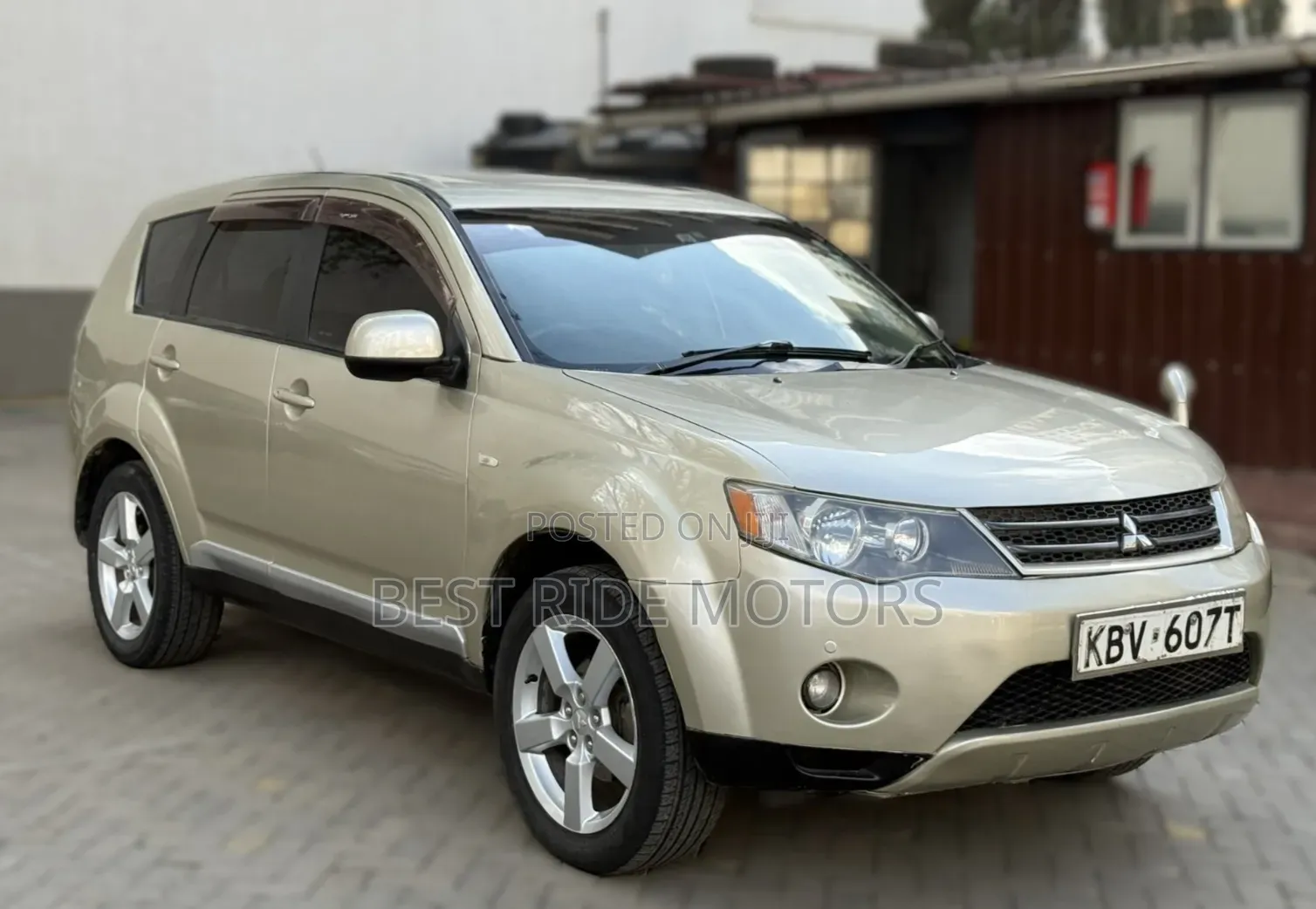 Mitsubishi Outlander 2.4 LS 4WD 2006 Gold
