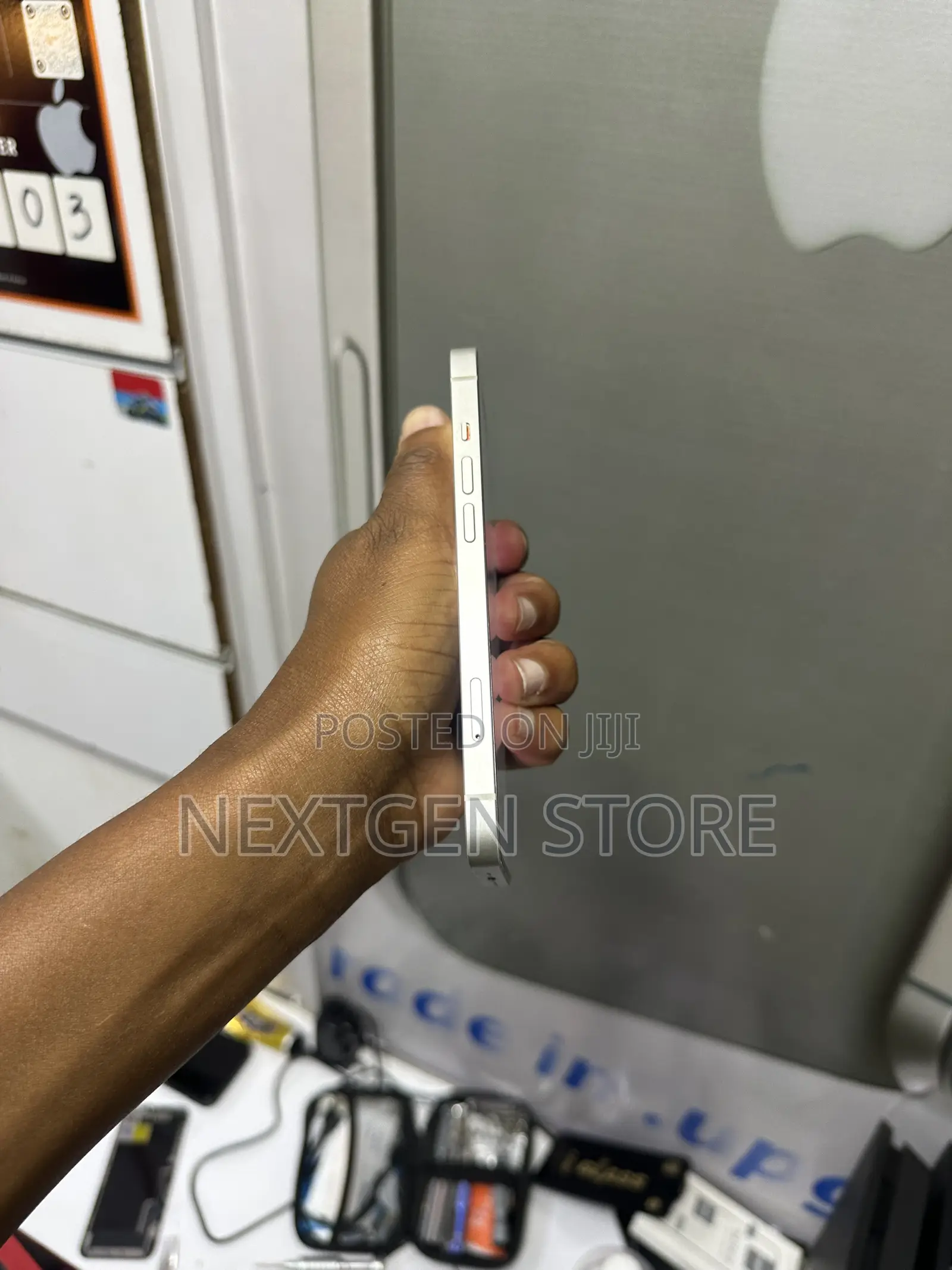 Apple iPhone 13 128 GB White
