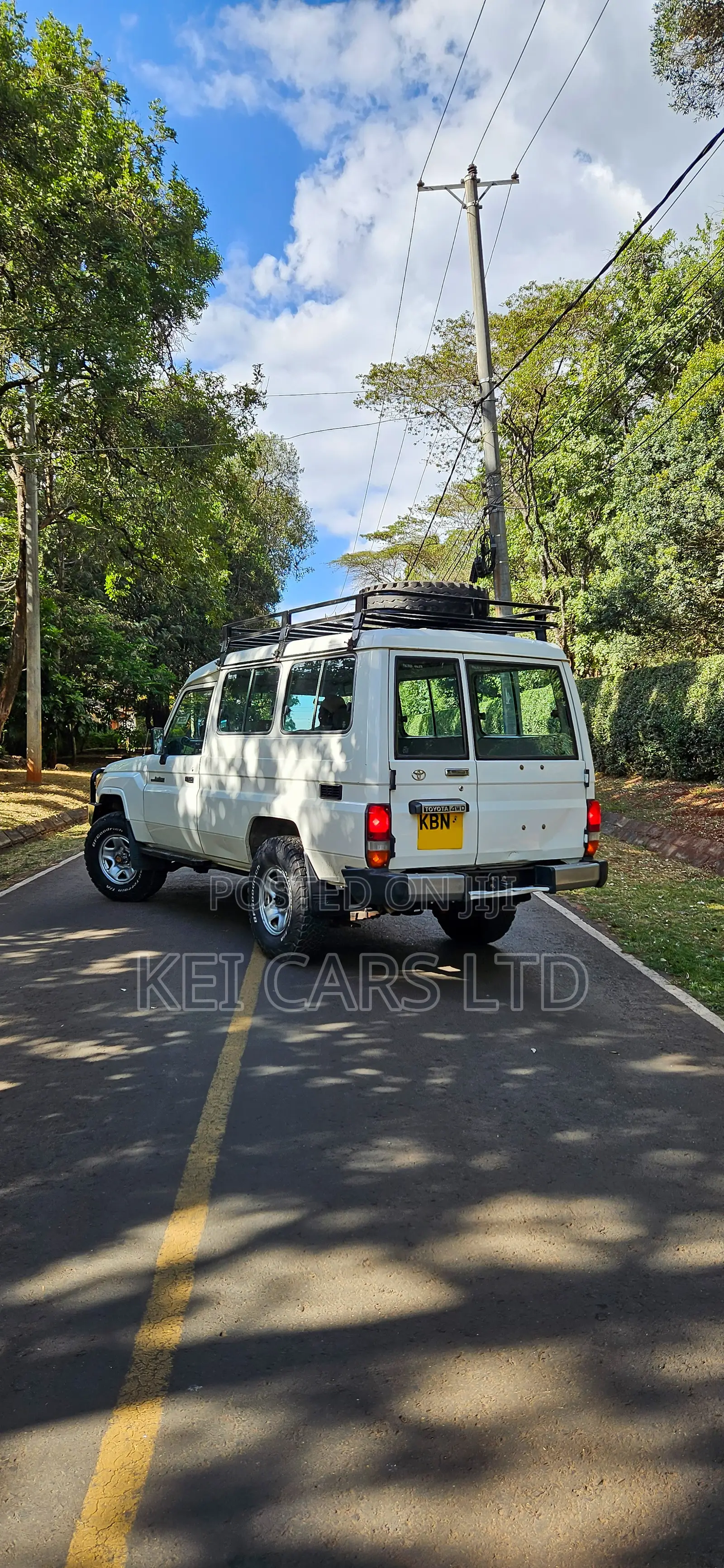 Toyota Land Cruiser 2010 White