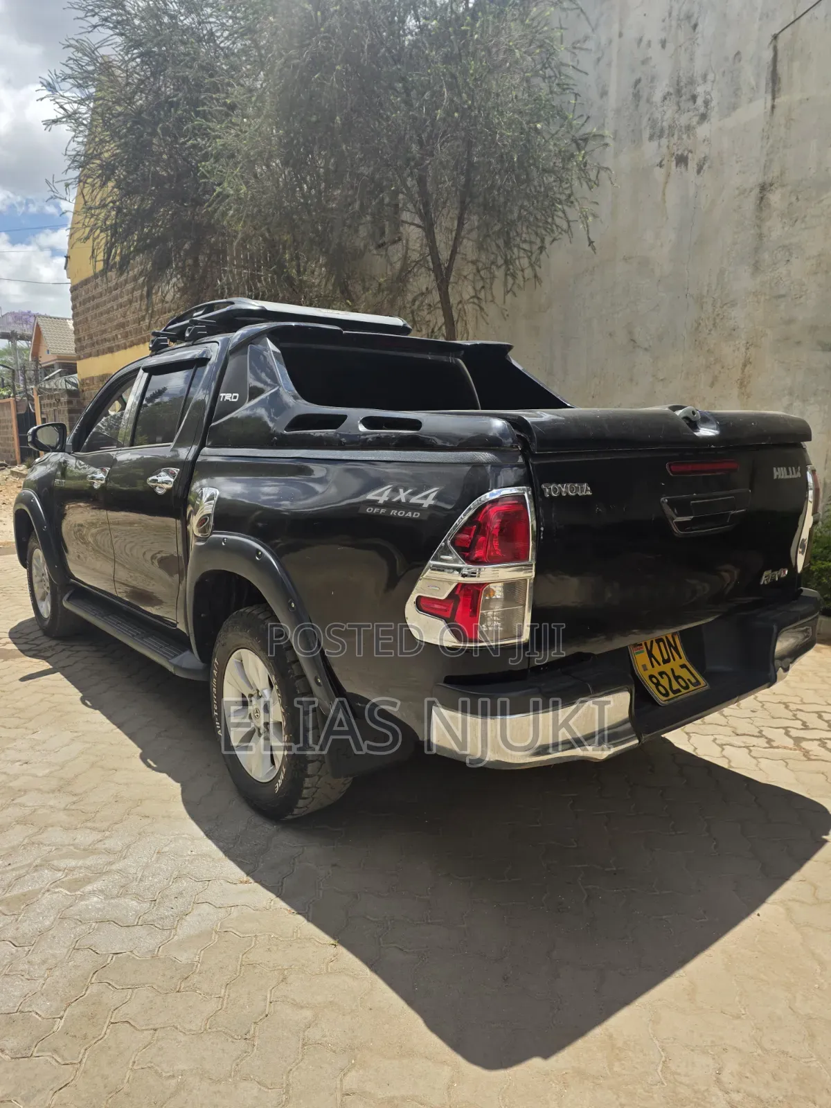 Toyota Hilux 2016 Black