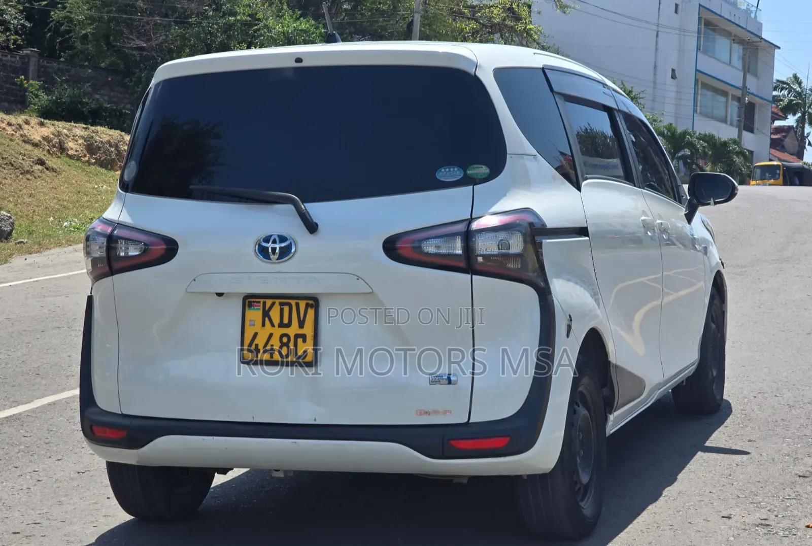 Toyota Sienta 2018 White
