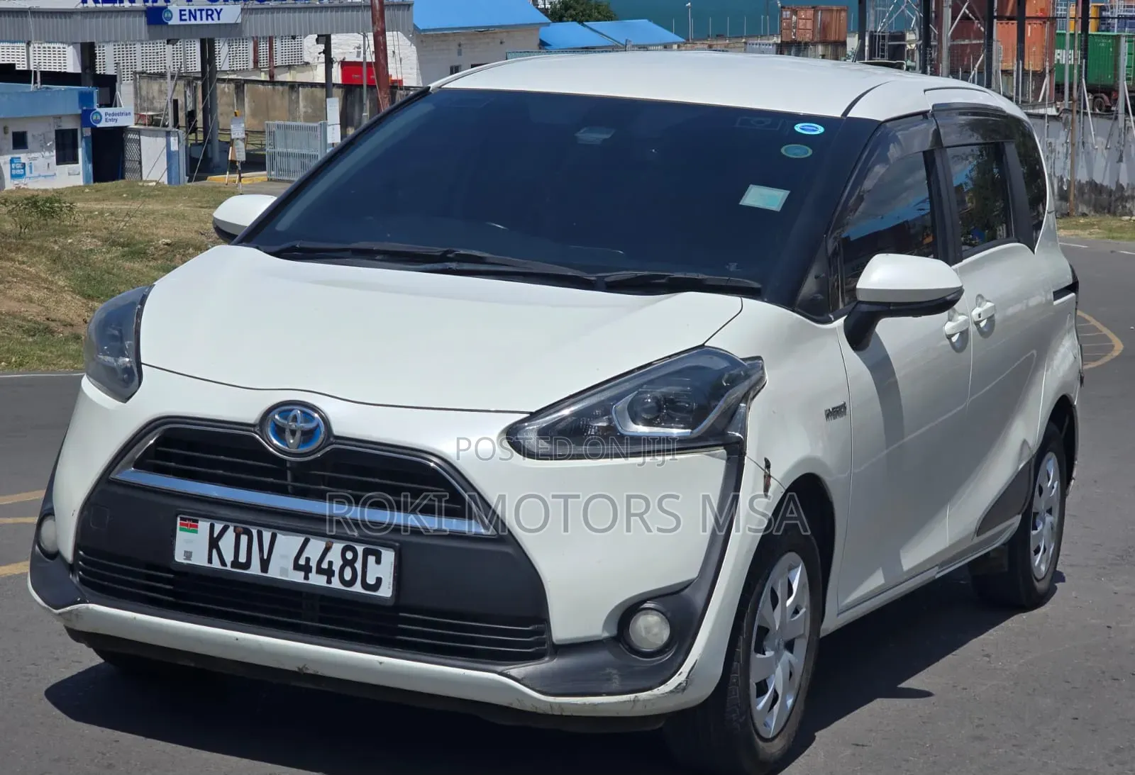 Toyota Sienta 2018 White