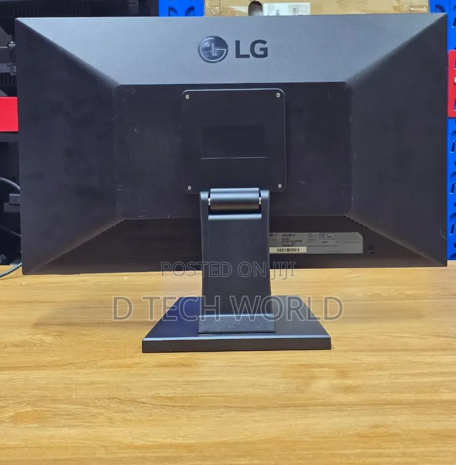 LG 24 Inch Monitor 
With Type-C for Display 
Model :24bl650c-B